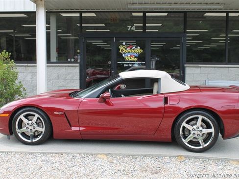 Used 2007 Chevrolet Corvette Convertible w/ Preferred Equipment Group RWD image 5