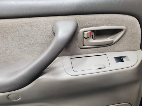 Used 2005 Toyota Sequoia SR5 image 13