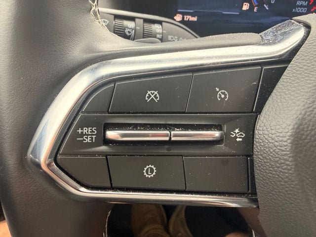 Used 2026 Chevrolet Traverse LT FWD image 9