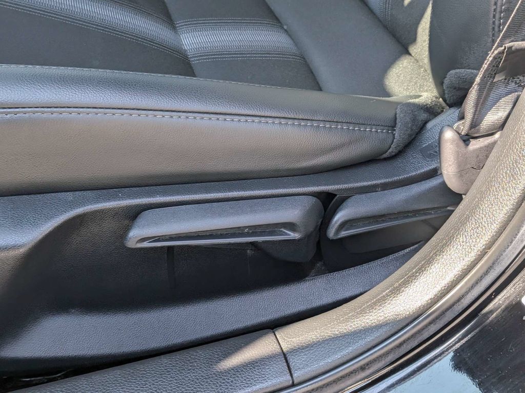 Used 2025 Honda Civic Sport image 19