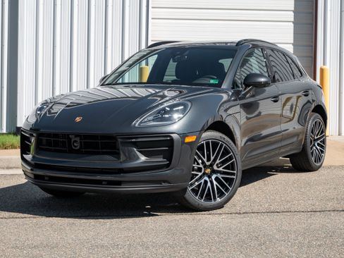 New 2026 Porsche Macan image 1