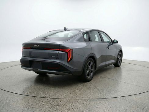Used 2025 Kia K4 LXS image 9