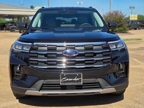 New 2026 Ford Explorer Active w/ Active Comfort Package RWD image 2