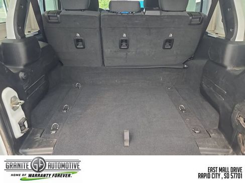 Used 2024 Jeep Wrangler Unlimited Sahara AWD/4WD image 23