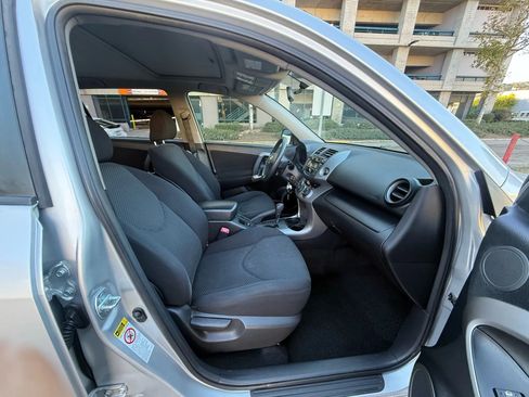 Used 2007 Toyota RAV4 Sport image 10