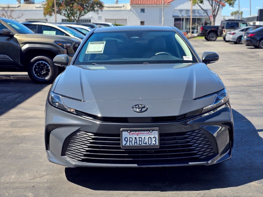 Used 2025 Toyota Camry LE FWD image 4