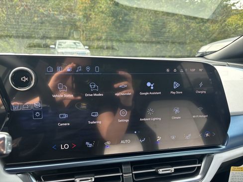 New 2026 Chevrolet Equinox EV LT image 19