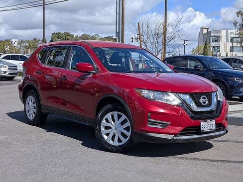 Used 2017 Nissan Rogue S image 4