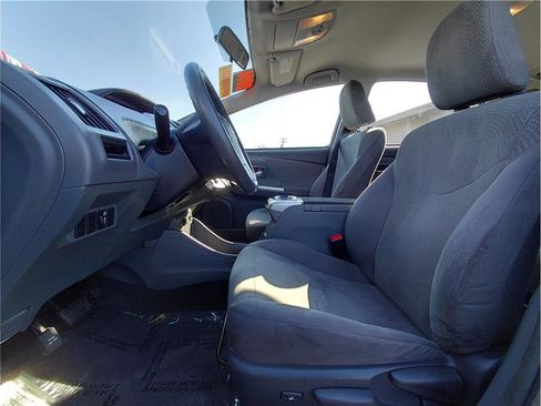 Used 2014 Toyota Prius V Two image 12