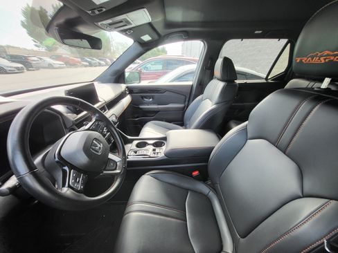 Used 2024 Honda Pilot TrailSport image 10