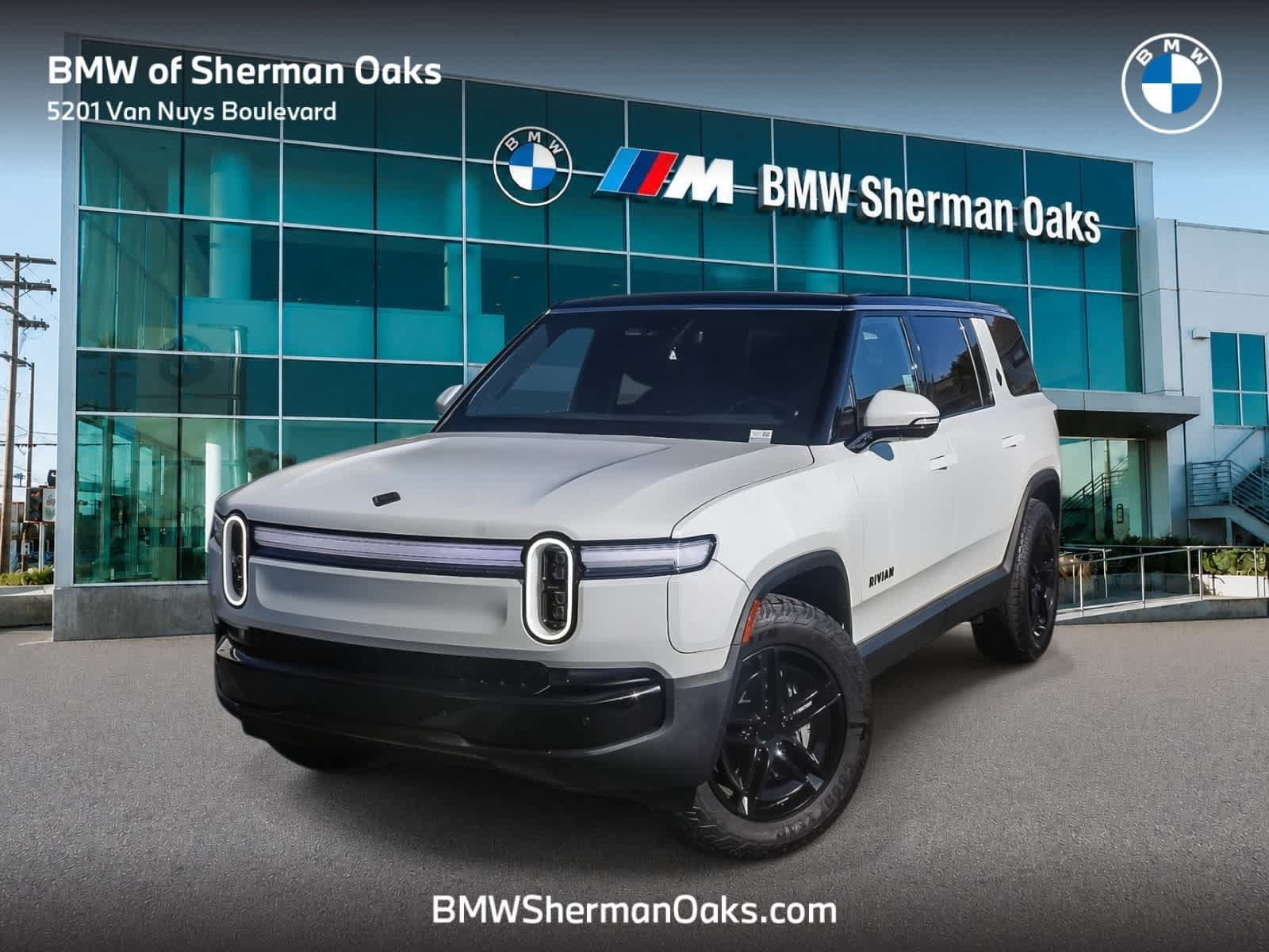 Used 2025 Rivian R1S Adventure Dual AWD/4WD image 1
