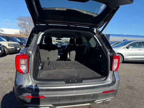 Used 2023 Ford Explorer XLT w/ Equipment Group 202A image 11