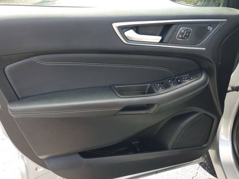 Used 2024 Ford Edge Titanium image 10