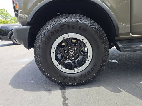 New 2025 Ford Bronco Outer Banks w/ Sasquatch Package image 26