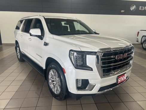 Used 2023 GMC Yukon XL SLT w/ SLT Luxury Package image 8