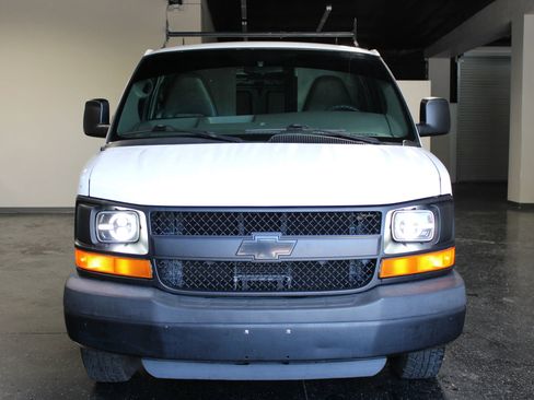 Used 2011 Chevrolet Express 2500 RWD image 7