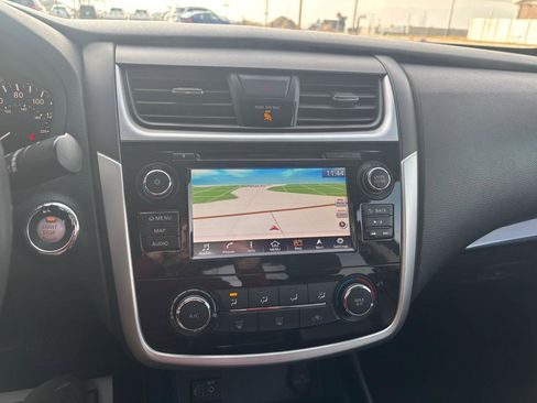 Used 2018 Nissan Altima 2.5 SR w/ SR Midnight Edition image 15