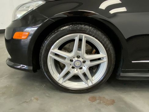 Used 2011 Mercedes-Benz E 550 Coupe w/ Premium 2 Pkg image 19