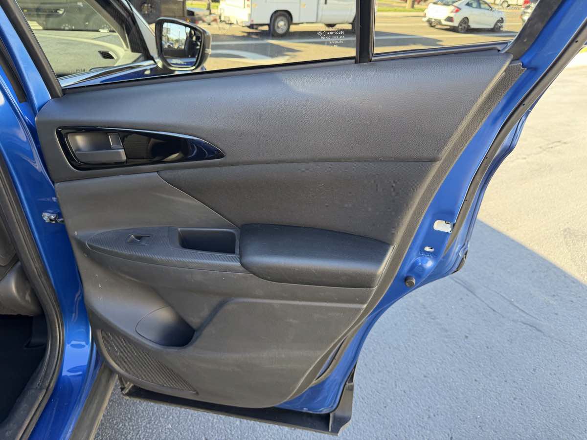 Used 2018 Mitsubishi Eclipse Cross LE AWD/4WD image 17