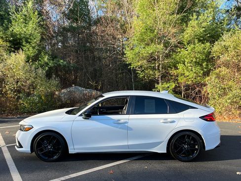 Used 2023 Honda Civic Sport image 2