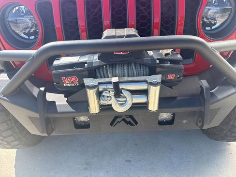 Used 2020 Jeep Gladiator Rubicon image 9