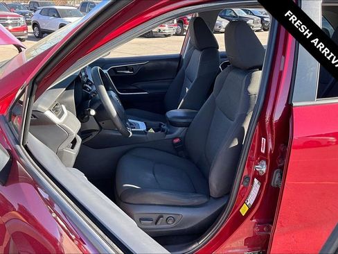 Used 2021 Toyota RAV4 XLE image 20