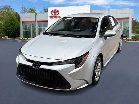 Used 2022 Toyota Corolla LE FWD image 1