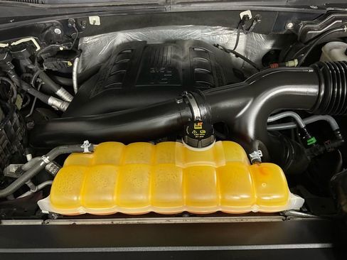 Used 2016 Ford F150 XLT w/ Equipment Group 302A Luxury image 9