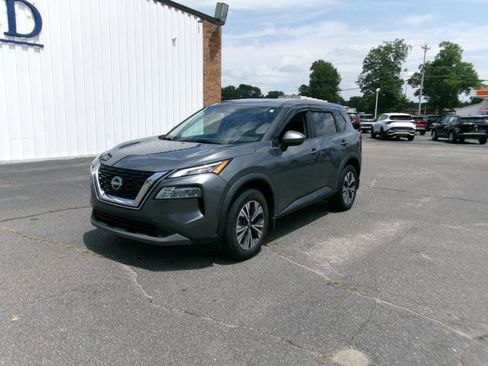 Used 2023 Nissan Rogue SV FWD image 2
