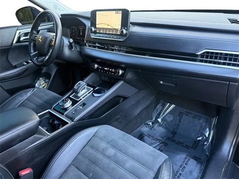 Used 2022 Mitsubishi Outlander SE image 25