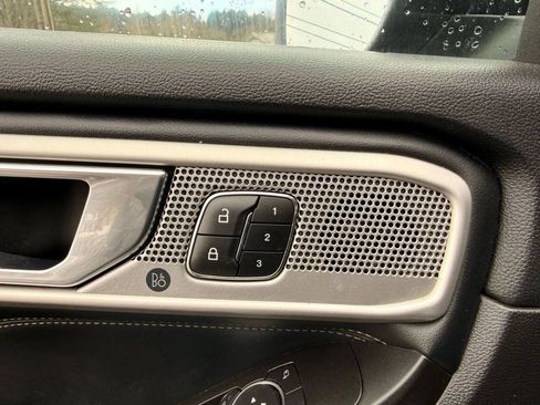 Used 2020 Ford Explorer Limited image 19