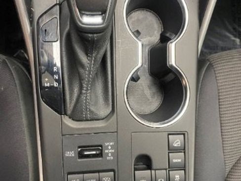 Used 2024 Toyota Highlander LE image 26