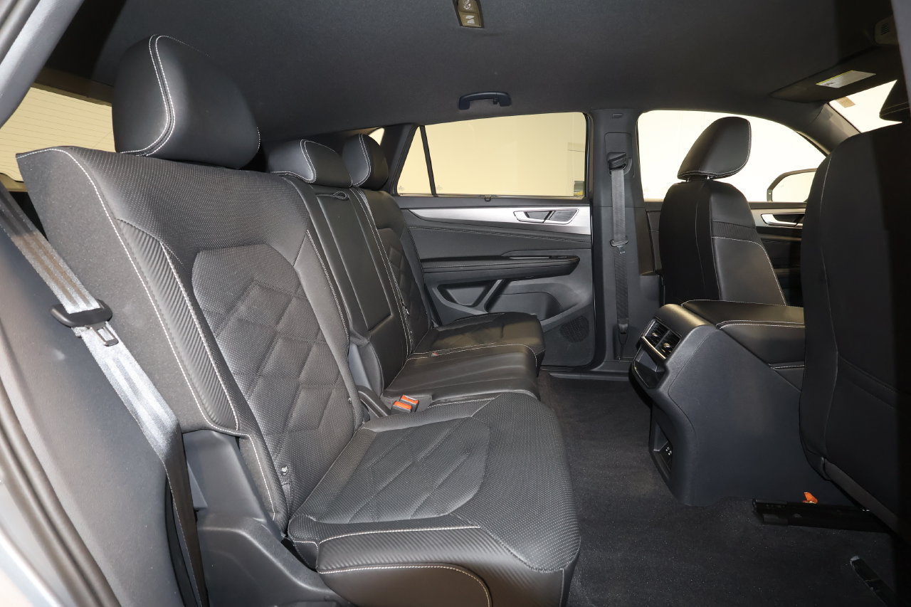Used 2026 Volkswagen Atlas Cross Sport SE FWD image 24
