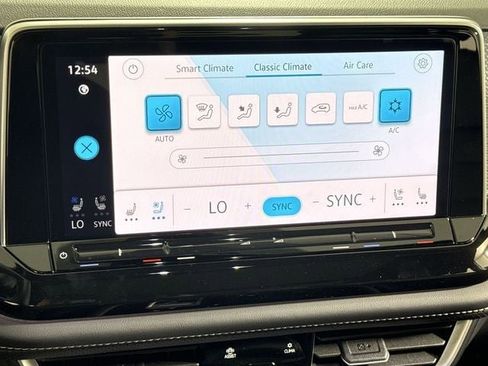 New 2026 Volkswagen Atlas Cross Sport SEL AWD/4WD image 19