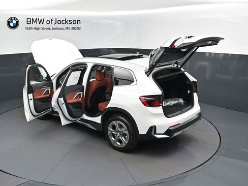 New 2026 BMW X1 xDrive28i w/ Convenience Package AWD/4WD image 2