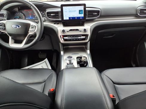 Used 2023 Ford Explorer XLT w/ Equipment Group 202A image 13