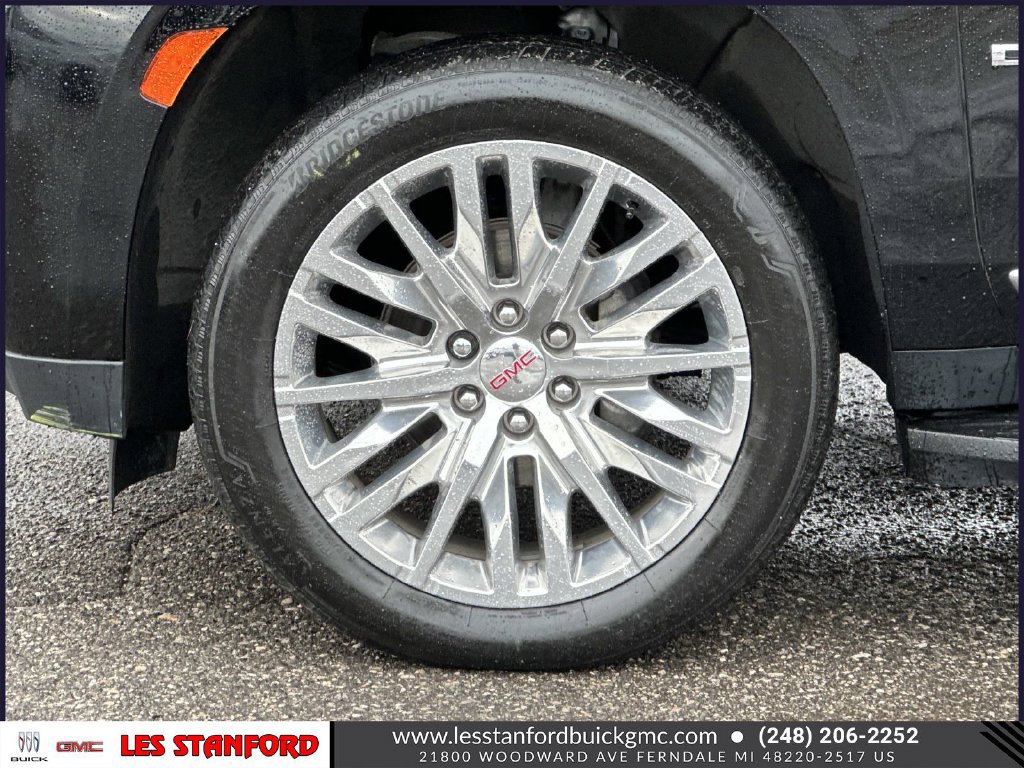 Used 2024 GMC Yukon XL Denali AWD/4WD image 10