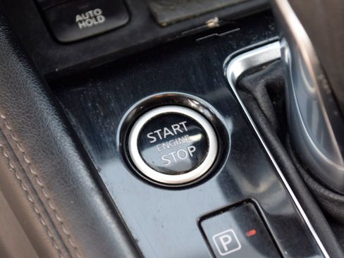 Used 2021 Nissan Kicks SV FWD image 11
