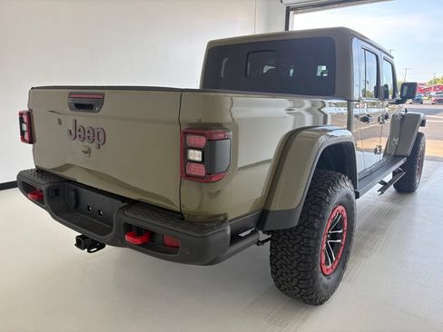 Used 2025 Jeep Gladiator Rubicon AWD/4WD image 21