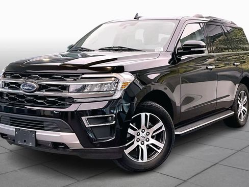 Used 2023 Ford Expedition Limited image 2