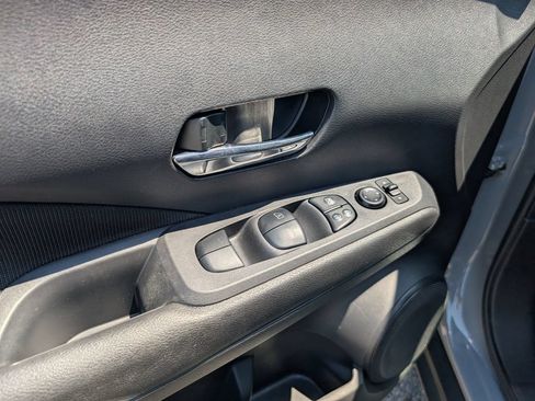 Used 2022 Nissan Kicks SV FWD image 9