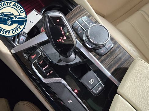 Used 2020 BMW 530i w/ Convenience Package RWD image 8