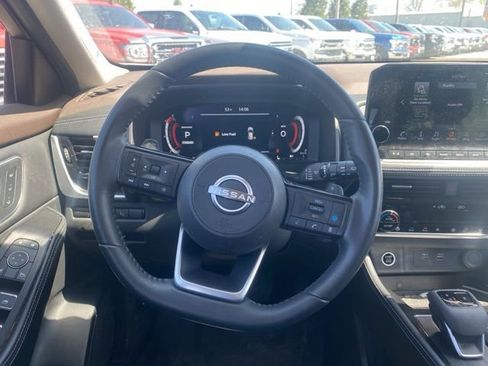 Used 2023 Nissan Rogue Platinum w/ Platinum Premium Package FWD image 15