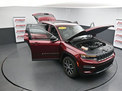 Used 2023 Jeep Grand Cherokee Limited AWD/4WD image 35