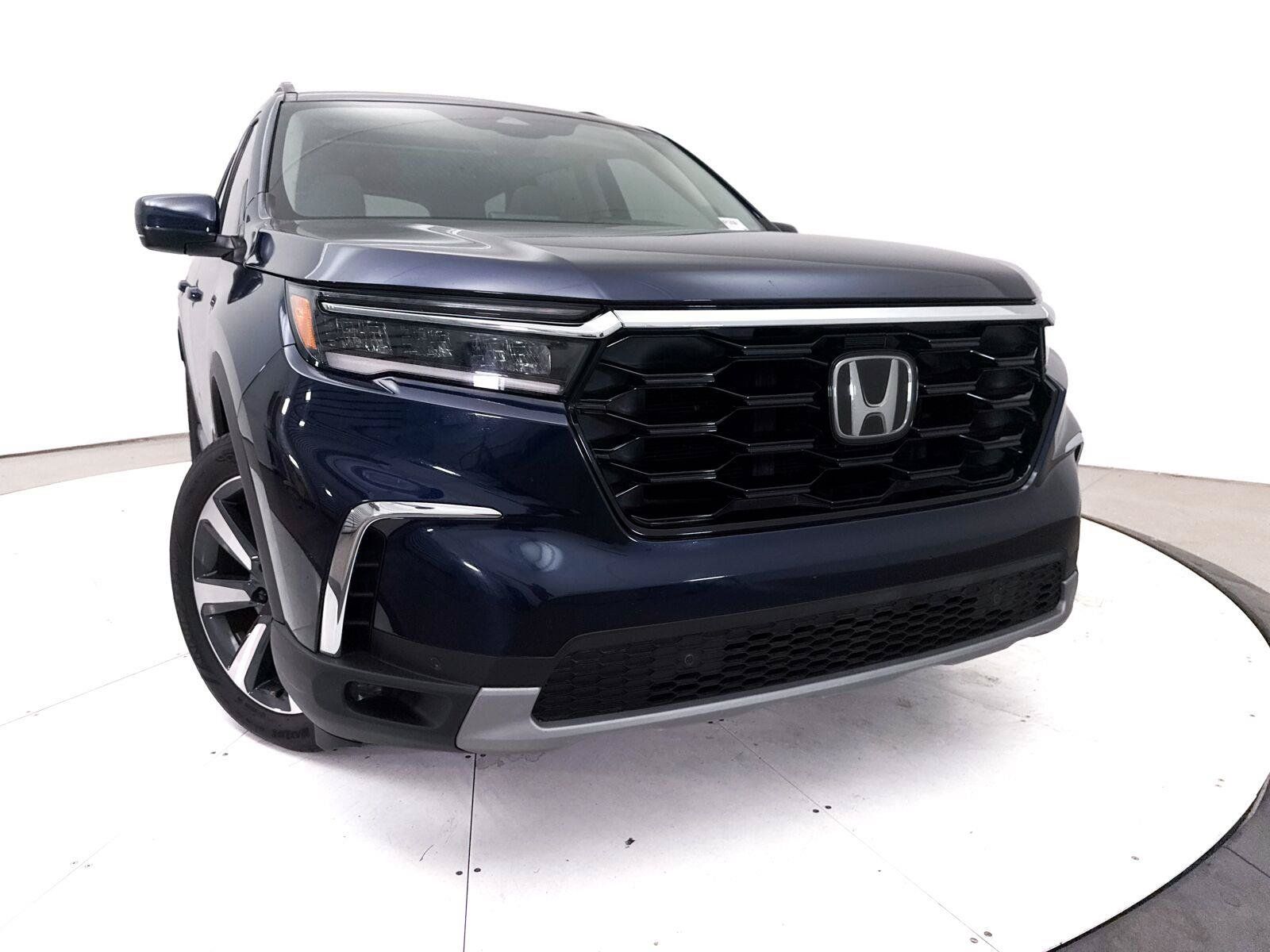 Used 2024 Honda Pilot Touring image 7