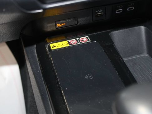Used 2025 Toyota Camry SE FWD image 39