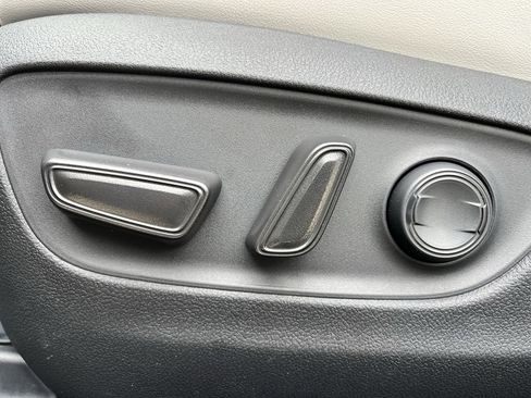 Used 2025 Toyota RAV4 XLE Premium image 26