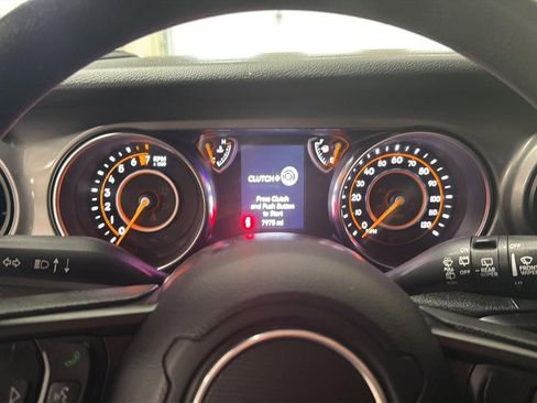 Used 2021 Jeep Wrangler Sport image 16