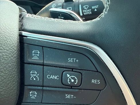 Used 2024 Jeep Grand Cherokee L Altitude AWD/4WD image 26