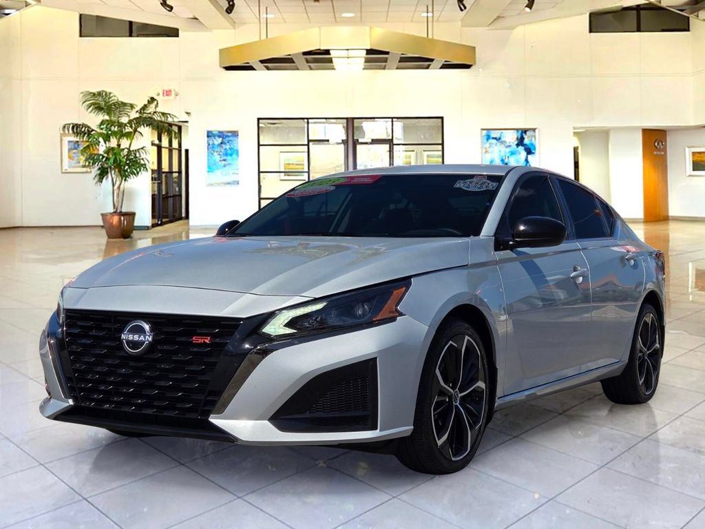 Certified 2023 Nissan Altima 2.5 SR AWD/4WD image 1